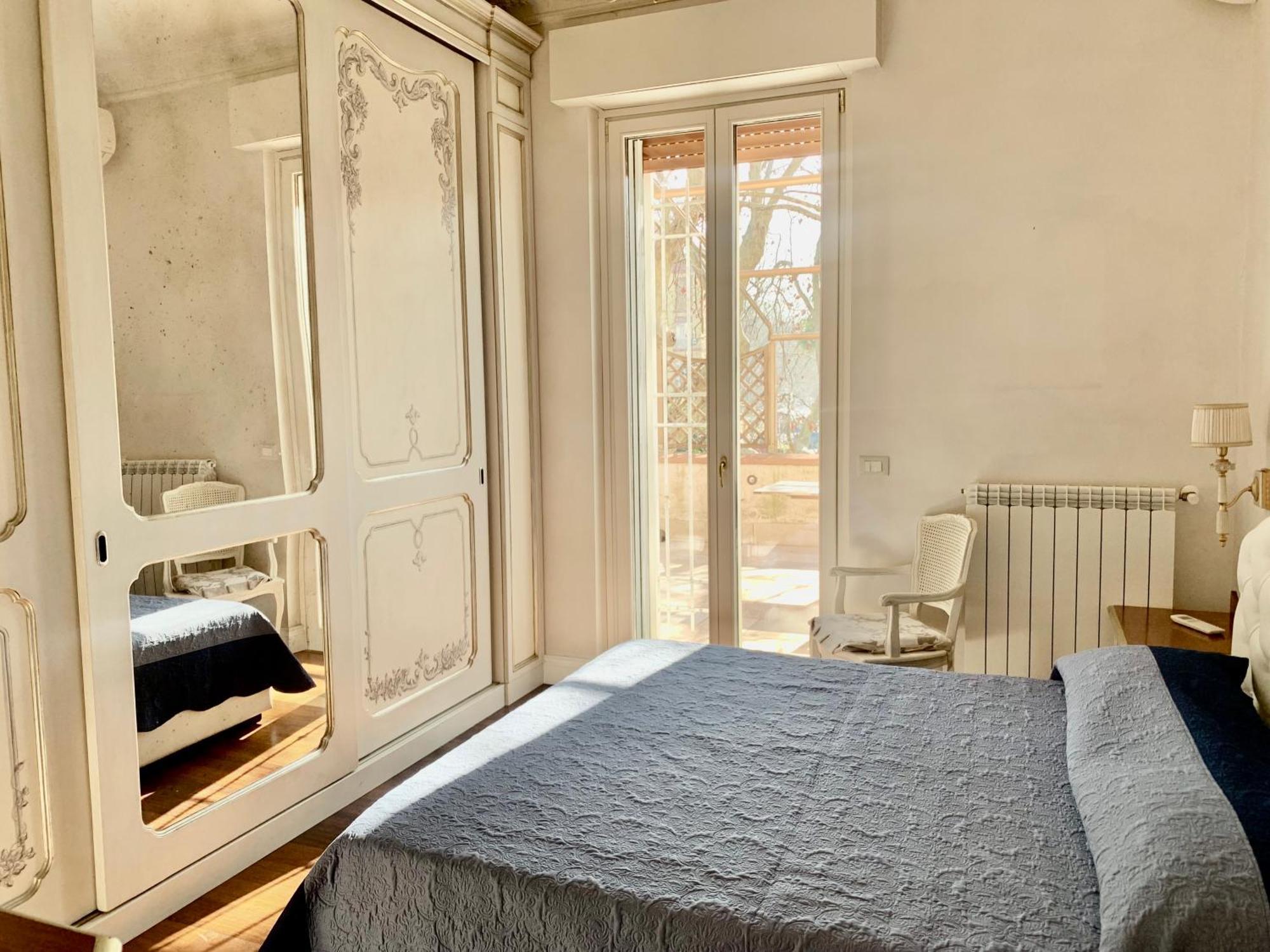 La Tua Casa Nel Centro Di Ostia Villa Eksteriør billede